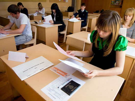 Преподавателей петербургских школ заставляют принимать ЕГЭ бесплатно