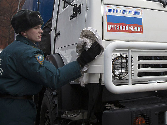 60 автомобилей везут гуманитарную помощь жителям Донбасса