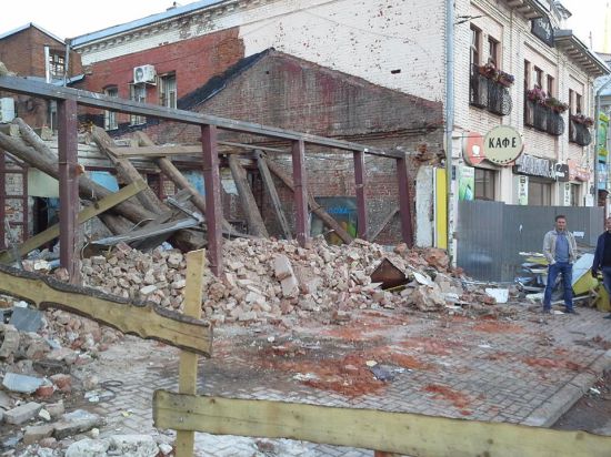Здание 19 века разрушили в Ижевске 