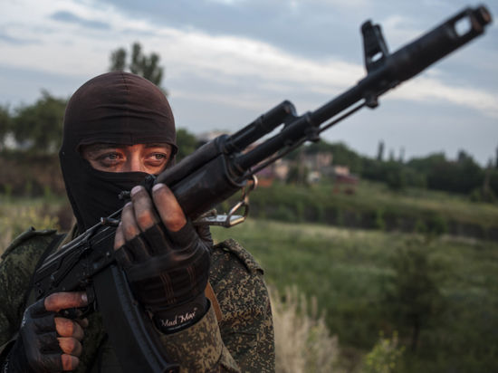 На востоке Украины — под Луганском и Славянском — возобновились боевые действия
