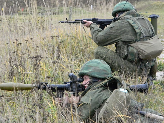 Из-за ужесточения антитеррористической операции на юго-востоке Украины российские войска решили задержаться 