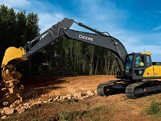 Что же представляет из себя экскаватор John Deere E210LC?