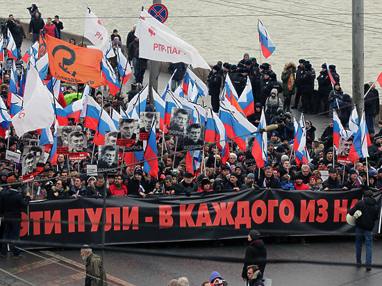 Евродепутаты призывают власти РФ прекратить "репрессии и запугивания" оппозиционеров