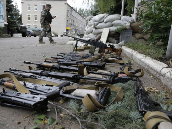 Украинская армия продолжает стрельбу в окрестностях крупнейшего химзавода "Стирол"