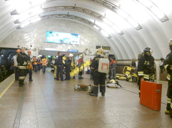 Более тысячи человек изобразили для Полтавченко катаклизм в метро 
