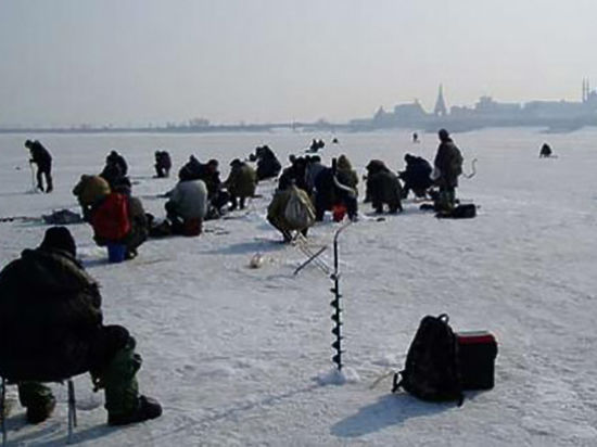 Астраханцы любят зимнюю рыбалку