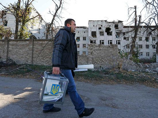Киев прибегает к жестким мерам в ответ на проведение в ДНР и ЛНР выборов