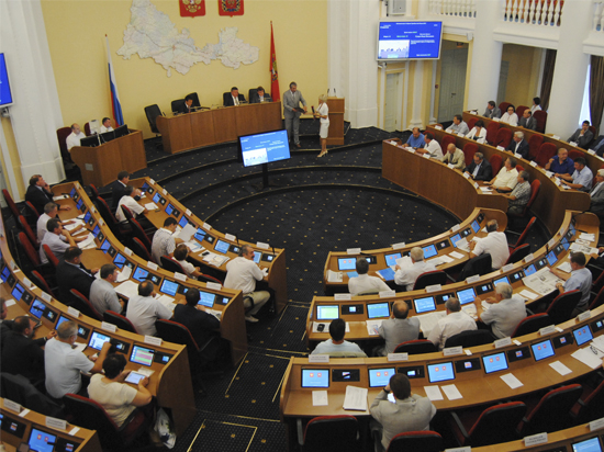 В Оренбурге прошло внеочередное заседание Законодательного собрания
