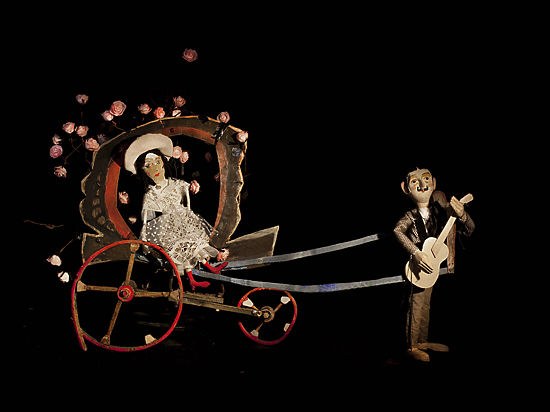 Спектакль о бриллиантах и любви привез из Тбилиси в Москву знаменитый театр кукол Габриадзе