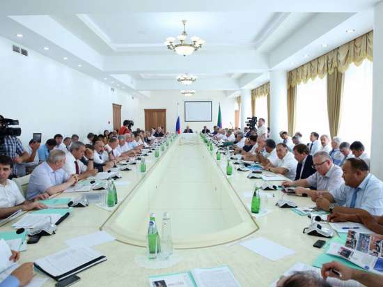 Реализацию приоритетных проектов развития республики обсудили 25 июля на заседании Совета глав МО и городских округов РД 