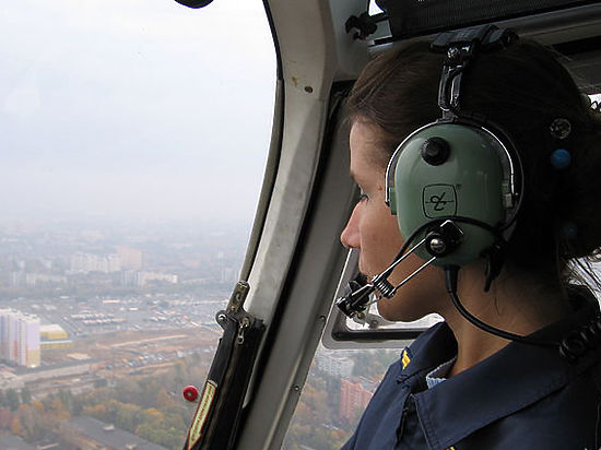  Накануне международного женского дня пилот «чрезвычайной авиации» рассказала «МК» о специфике своей работы