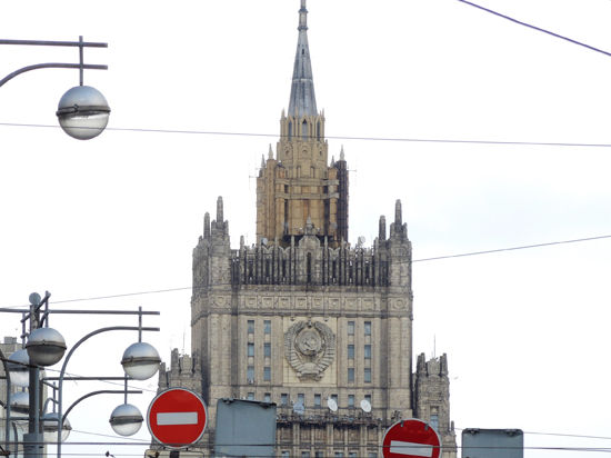МИД РФ призвал расследовать появление символики ООН на украинских вертолетах МИД РФ призвал расследовать появление символики ООН на украинских вертолетах