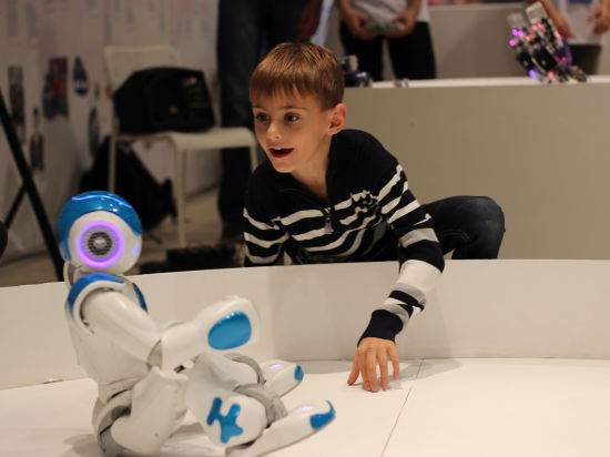 Корреспондент «МК» на Кубани» посетила выставку «Бал роботов» и выяснила, могут ли современные изобретения заменить человека