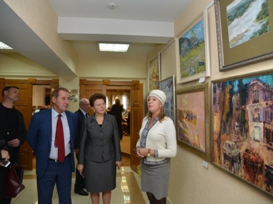 В Заксобрании Приангарья открылась выставка картин «Земля Иркутская»