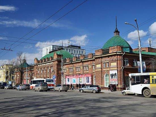 В октябрьском районе в иркутске. Иркутск Правобережный. Икс колледж Иркутск. Майская 18 Иркутск.