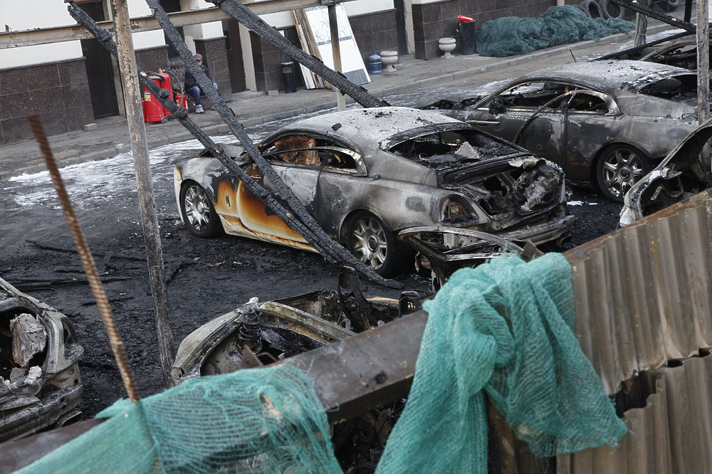 Что осталось от былого богатства? Сгоревшие элитные автомобили-фоторепортаж с места происшествия