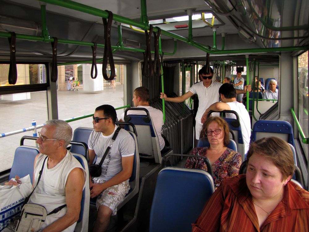 Бесплатные автобусы пустили по маршруту "Парк победы" - "Славянский бульвар"